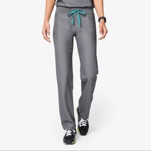 Figs Livingston Scrub Bottom in Graphite Size SP